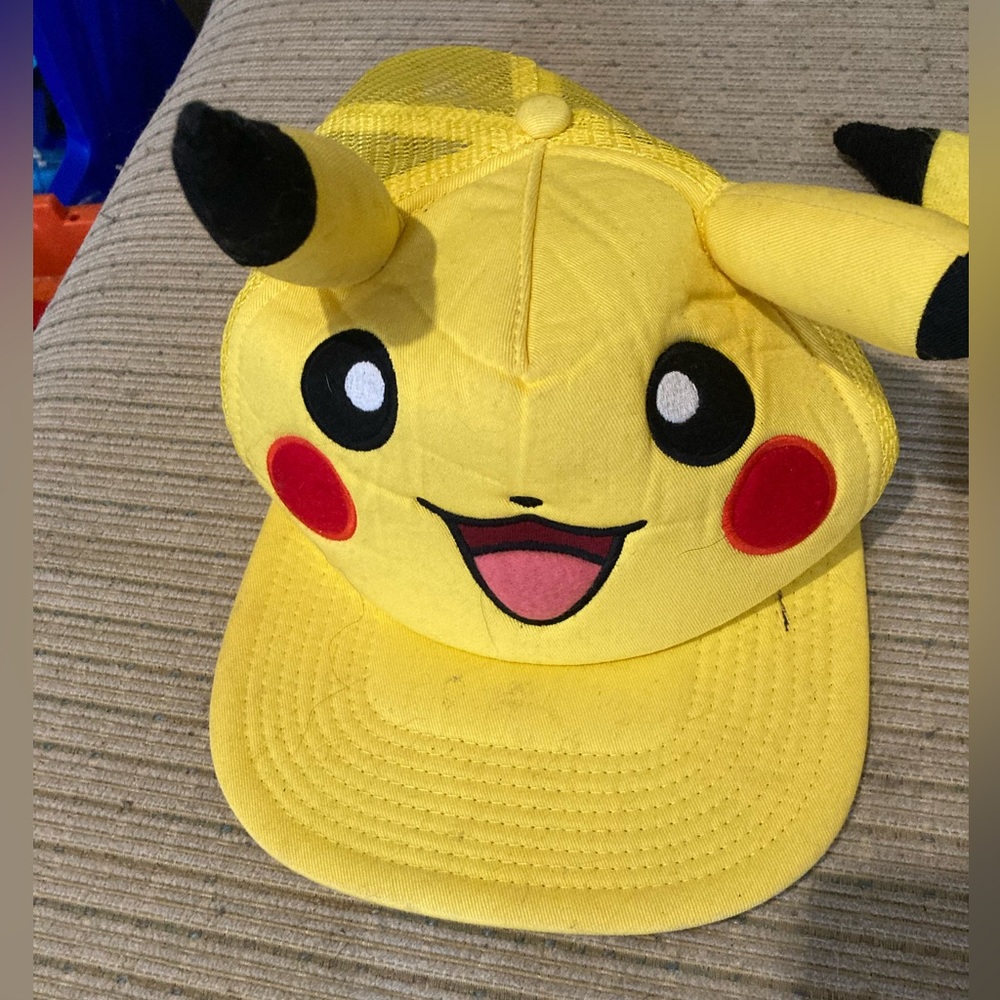 Unisex Pokémon Pikachu SnapBack and Beanie Set - Picture 2 of 9